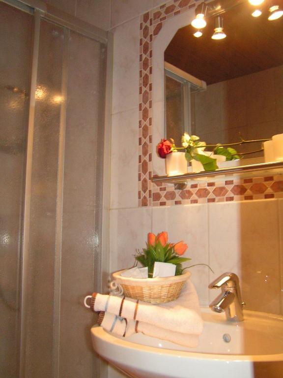 Haeus'L Am Ruan Aparthotel Berwang Rum bild