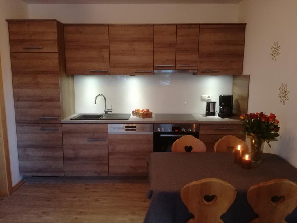 Haeus'L Am Ruan Aparthotel Berwang Exteriör bild