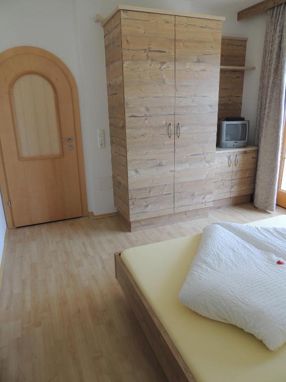 Haeus'L Am Ruan Aparthotel Berwang Rum bild